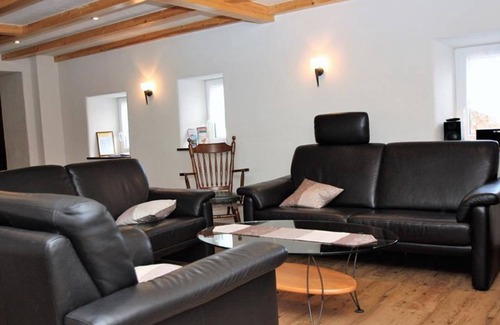 Plutscheid Cama Y Desayuno | Cabaña de 10 camas, 3 baños, 4 habitaciones - Gasthaus-Pension-Rest. Geimer