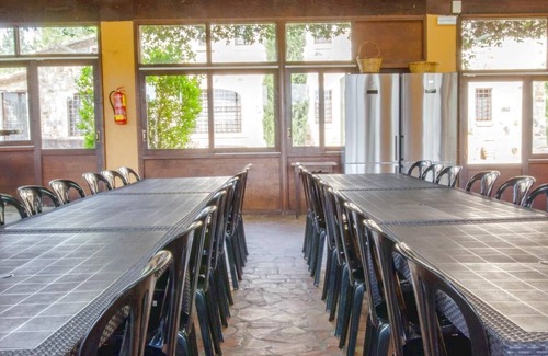 Sils Villa | 10 Habitaciones|33personas|Pista de Tennis, Campo de Fútbol, BBQ|45min de BCN