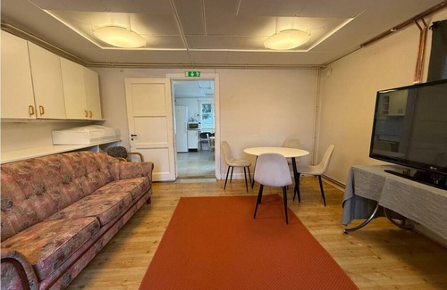 Olofstorp Apartamento | 10 BR 3 Bath - For Workers - Parking lot - All-inclusive