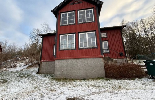 Olofstorp Apartamento | 10 BR 3 Bath - For Workers - Parking lot - All-inclusive