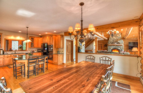 Wilmington Casa | Most Luxurious 7000 Sq. ft. Log Estate — Pool, Hot Tub, Privacy & Lake Access!