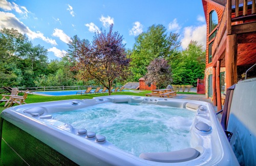 Wilmington Casa | Most Luxurious 7000 Sq. ft. Log Estate — Pool, Hot Tub, Privacy & Lake Access!