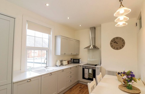 Guisborough Cabaña | 10 CHALONER, family friendly, country holiday cottage in Guisborough