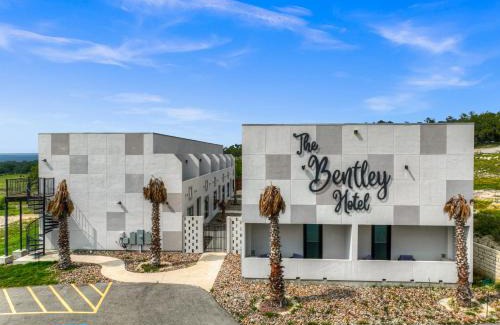 Johnson City Casa | 10-Coco Chanel-2nd Floor-Pool View