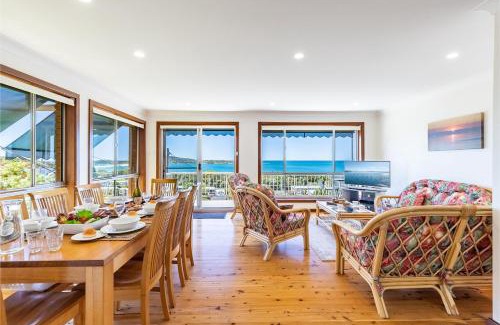 Fingal Bay Casa | 10 Garuwa Street - Fabulous Fingal Bay water views