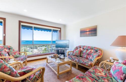 Fingal Bay Casa | 10 Garuwa Street - Fabulous Fingal Bay water views