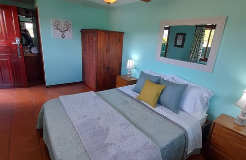 San Isidro Apartamento | 10 km's From SJO Airport In the Cool Hills of the Central Valley!