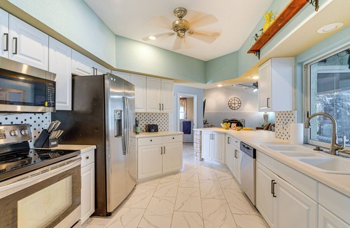Deep Creek Casa | 10 Mi to Beach: Pet-Friendly Home in Punta Gorda!