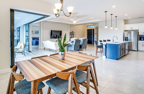 South Gulf Cove Casa | 10 Mi to Beaches: Modern Retreat in Port Charlotte