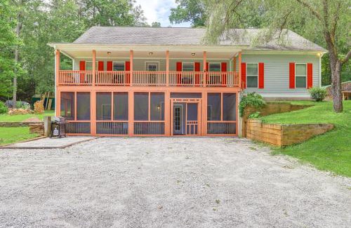 Newnan Apartamento | 10 Mi to Chattahoochee Bend Peaceful Apt with Patio