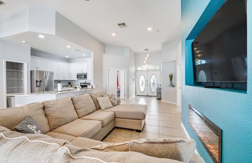 Bridgewater Crossing Casa | 10 Mi to Disney: Home w/ Private Pool in Davenport