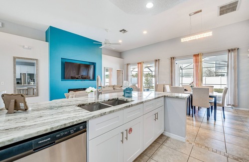 Bridgewater Crossing Casa | 10 Mi to Disney: Home w/ Private Pool in Davenport