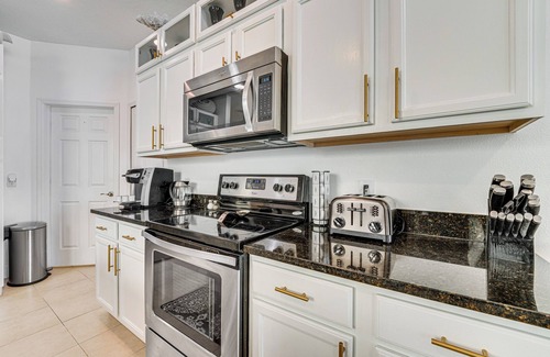 Bridgewater Crossing Casa | 10 Mi to Disney - Lake-View Haven w/ Pool Access!