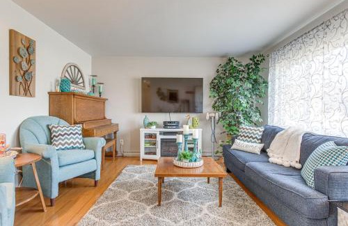 Lakewood Casa | 10 Mi to Dtwn Denver Home with Large Yard and Patio