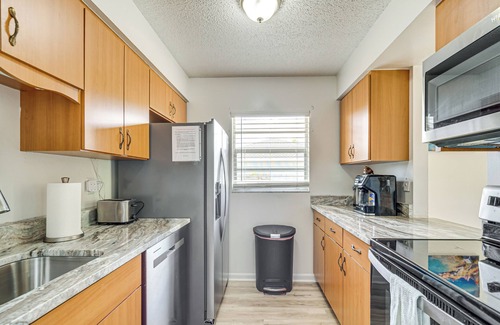 Silver Springs Shores Cabaña | 10 Mi to Dtwn Ocala: Dog-friendly Home w/ Fire Pit