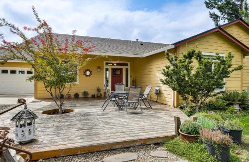 Thurston Casa | 10 Mi to Eugene Countryside Home with Mtn Views!