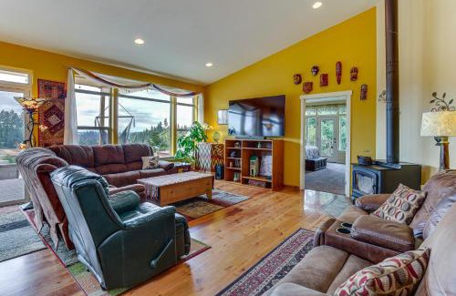 Thurston Casa | 10 Mi to Eugene Countryside Home with Mtn Views!