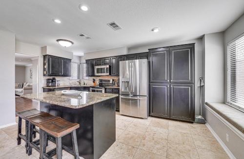 North Central Carrollton Casa | 10 Mi to Lake Lewisville Carrollton Home with Pool