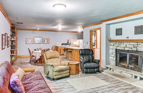 Granger Casa | 10 Mi to Notre Dame: Family Retreat in Granger