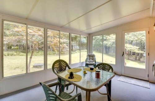 Albrightsville Casa | 10 Mi to Pocono Raceway Cozy Albrightsville Home!