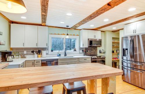 Rumford Point Casa | 10 Mi to Skiing Historic Farmhouse in Maine!