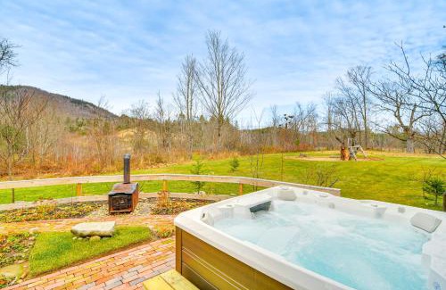 Rumford Point Casa | 10 Mi to Skiing Historic Farmhouse in Maine!
