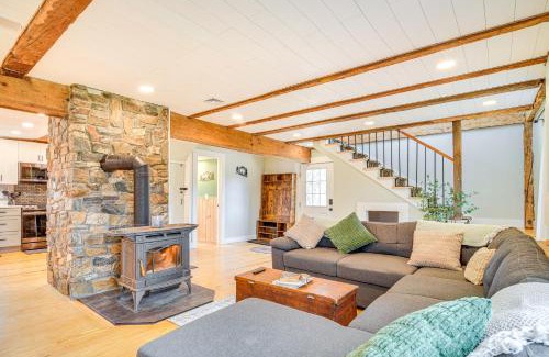 Rumford Point Casa | 10 Mi to Skiing Historic Farmhouse in Maine!