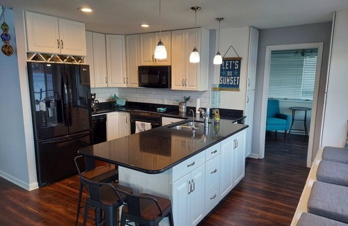 Gilbert Casa | 10 Mile View on Lake Murray, SC, Putting Green, Hot Tub, Lake Edge Fire Pit
