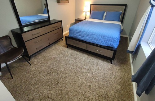 West Valley City Casa | 10 min from Airport & DT | Spacious rooms | Private Entry