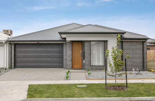 Greenvale Casa | 10 Min to Airport Brand New Family 4BR House