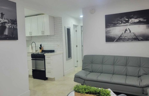 Poinsettia Heights Apartamento | 10 MIN TO FLL BEACH ★ 2BR ★ con estacionamiento gratuito y WIFI