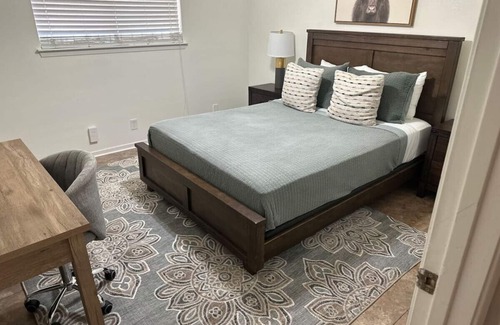 Leon Valley Casa | 10 Min to Sea World & Lackland, Pets OK, Sleeps 12