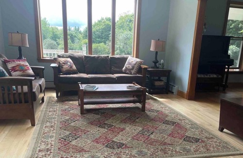 Fletcher Casa | 10 min to Smuggler’s Notch
