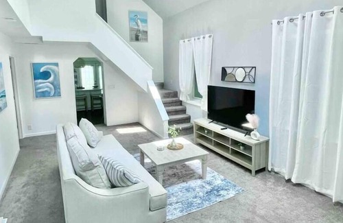 Indianapolis Casa | 10 min to Speedway! Large Home, Desirable Area!