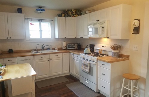 Petoskey Casa | 10 min walk to downtown Petoskey