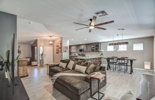 Gilbert Casa | 10 min walk to San Tan Village Mall in the Heart of Gilbert, AZ