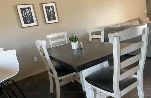 Amarillo Casa | 10 mins KING Smart TV Garage W/D