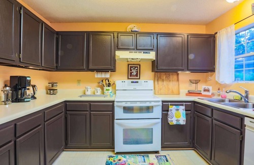 Mount Pleasant Casa | 10 Mins to Beach & Downtown From This Family Friendly Home w/ Private Patio & Kids' Bunk Bedroom