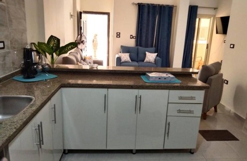 Al-Muntazah Condominio | 10 minutes to the beach! Luxurious condo hotel at an affordable price.