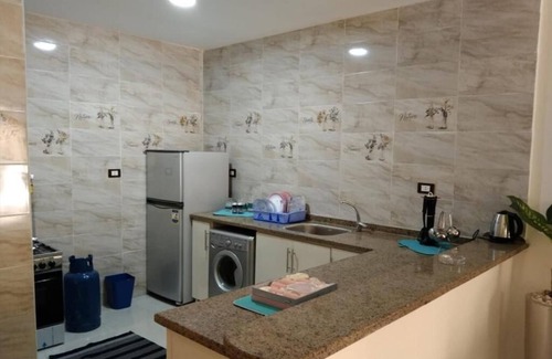Al-Muntazah Condominio | 10 minutes to the beach! Luxurious condo hotel at an affordable price.