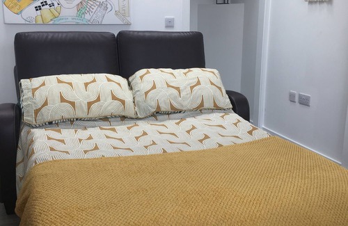 Camborne Cama Y Desayuno | 10 Minute Drive to the Beach - Private Suite B & B - North Cornish Coast