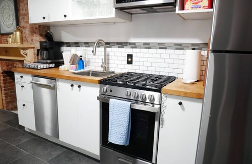 Jersey City Apartamento | 9 Min Walk to LightRail - 30 Min drive NYC