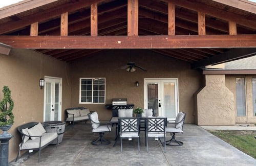 Pumpkin Center Casa | 10 minutes from downtown beautiful family home with lots of space.