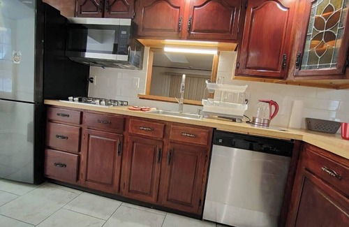 Kamm's Corners Casa | 10 minutes from the airport