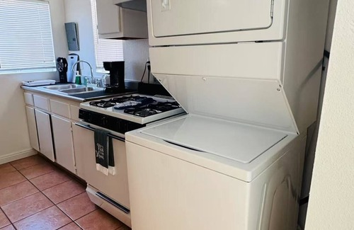 Central San Pedro Apartamento | 10 minutes to beach from 754A 9th St, All Inclusive Coastal Town of San Pedro CA