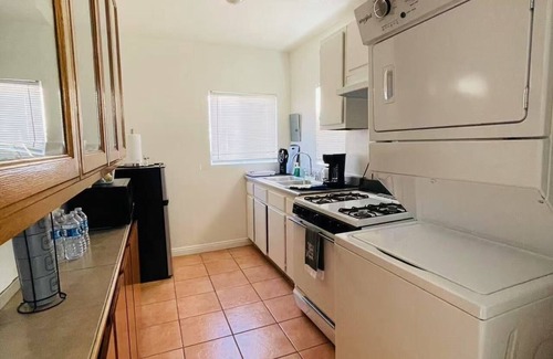 Central San Pedro Apartamento | 10 minutes to beach from 754A 9th St, All Inclusive Coastal Town of San Pedro CA