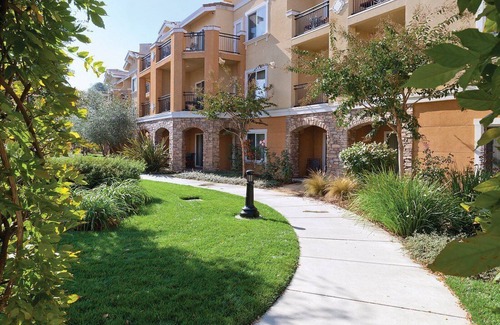 Napa Complejo | 10 minutes to BottleRock / 1 bedroom with a full kitchen and jet tub