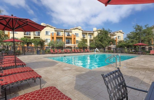 Napa Complejo | 10 minutes to BottleRock / 1 bedroom with a full kitchen and jet tub