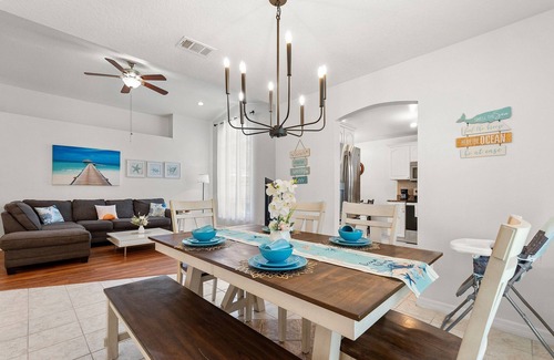 Indian Wells Casa | 10 Minutes to Disney! 3BD Villa with Pool and Game Room