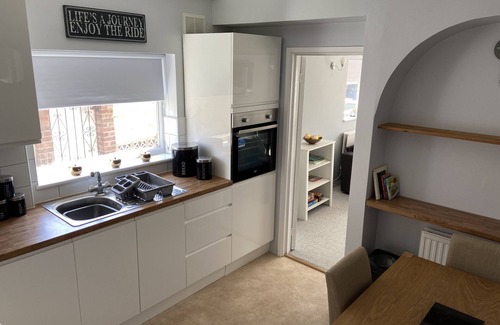 Hythe Apartamento | 10 minutes to the euro tunnel. Lovely 1 bedroom annexe, sleeps 4, pet friendly